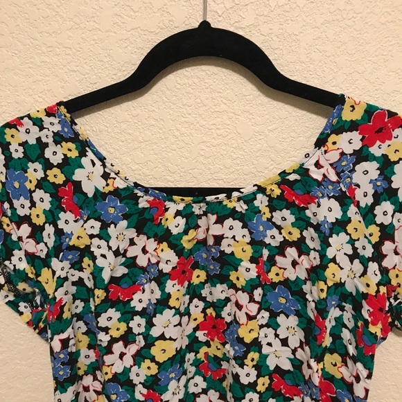 FLORAL // TOP 💐 - Picture 3 of 4